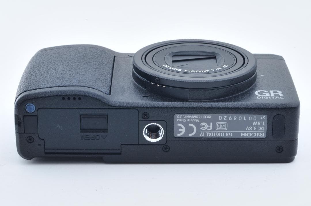 ■ほぼ新品■ リコー RICOH GR DIGITAL IV ≪S数4回≫