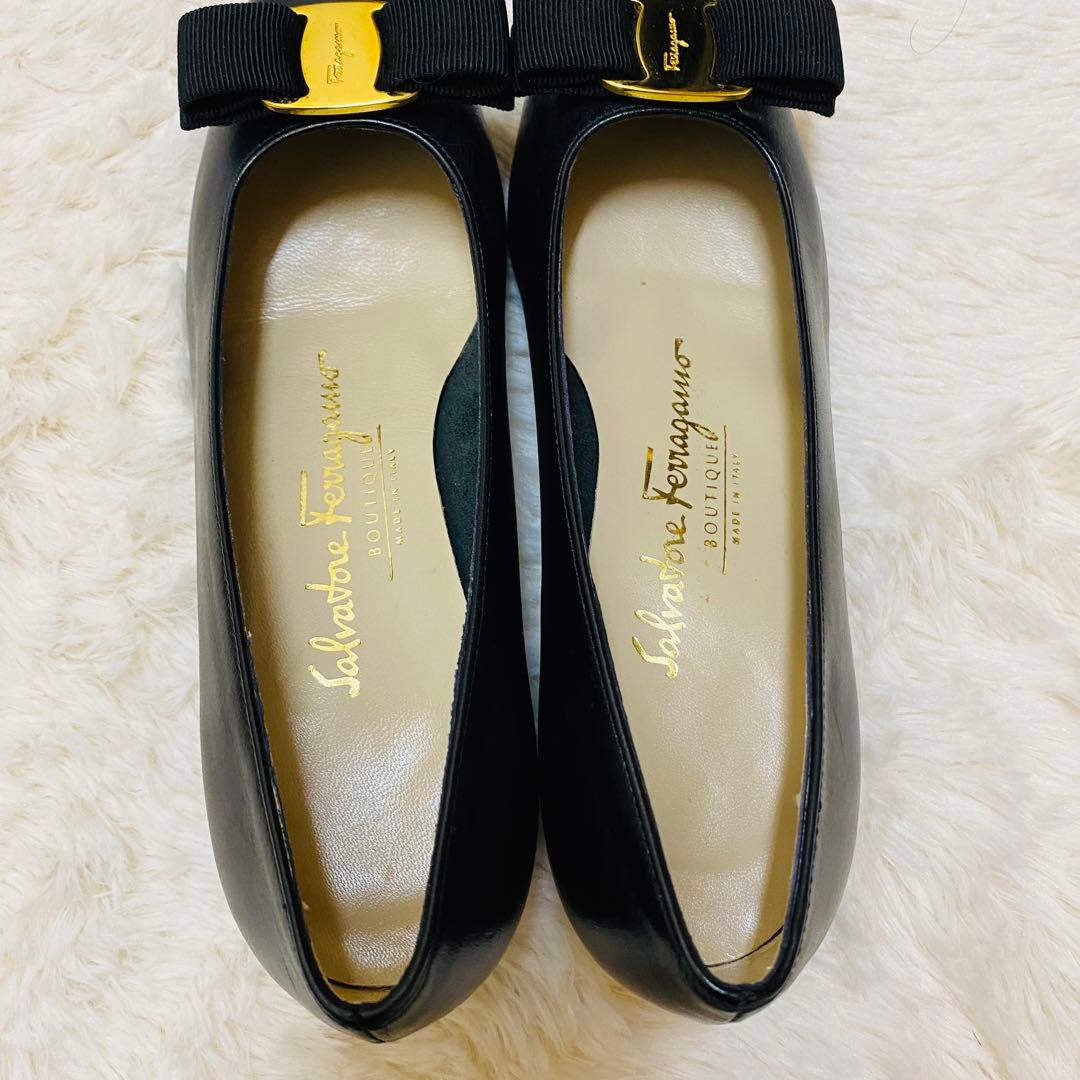 未使用級！Salvatore Ferragamo ヴァラリボン　パンプス レザー