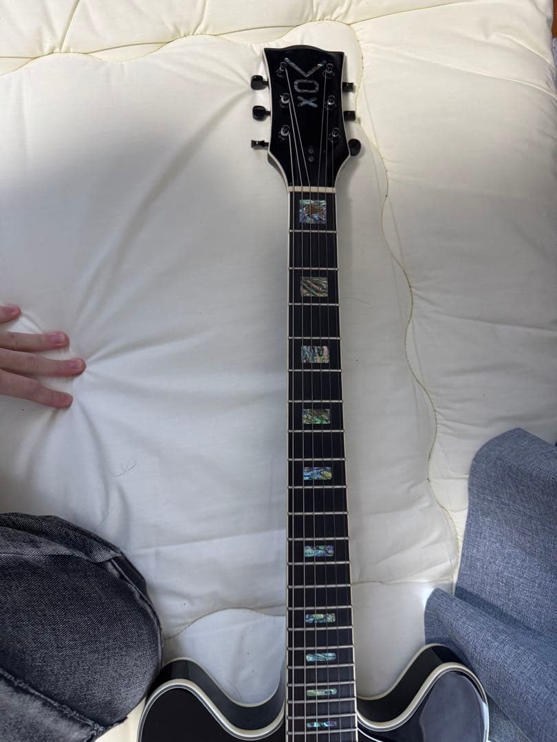 VOX Bobcat V90 with Bigsby ジェット・ブラック