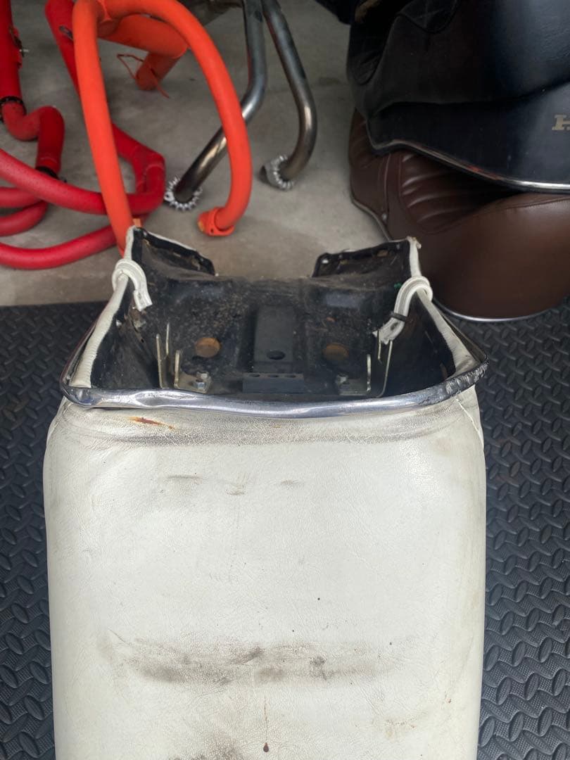 CM400T 250T バブ ホーク 三段シート