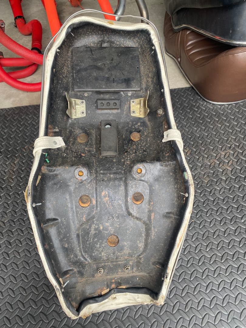 CM400T 250T バブ ホーク 三段シート