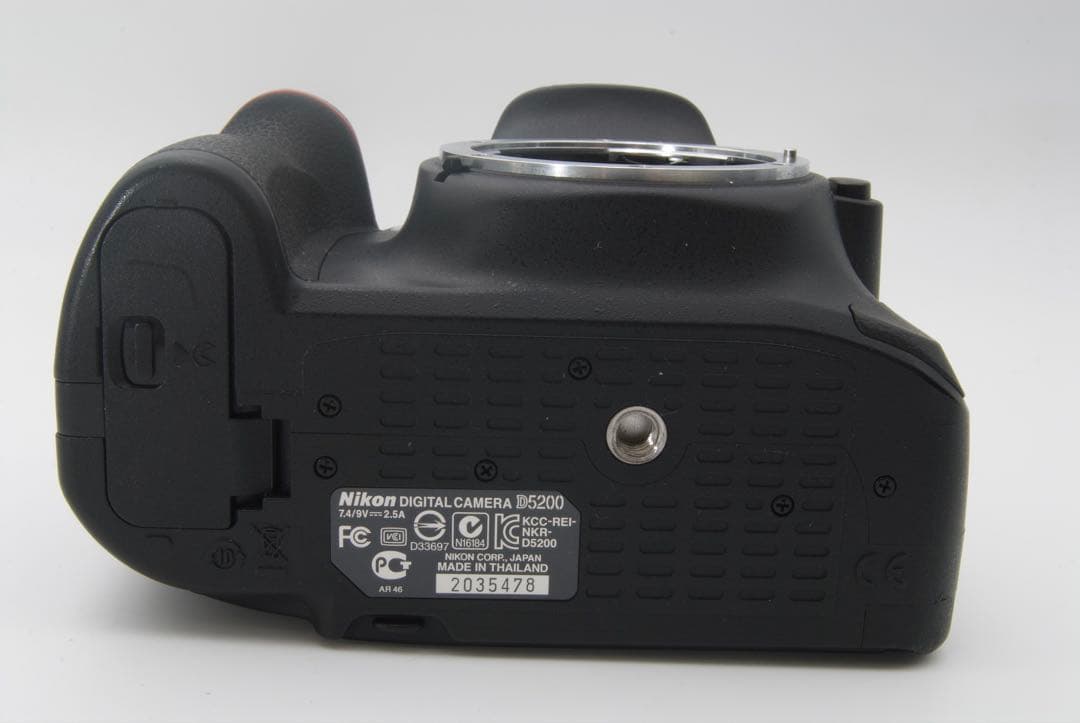 Nikon D5200 レンズキット　スマホ転送　手ぶれ補正　回転モニター