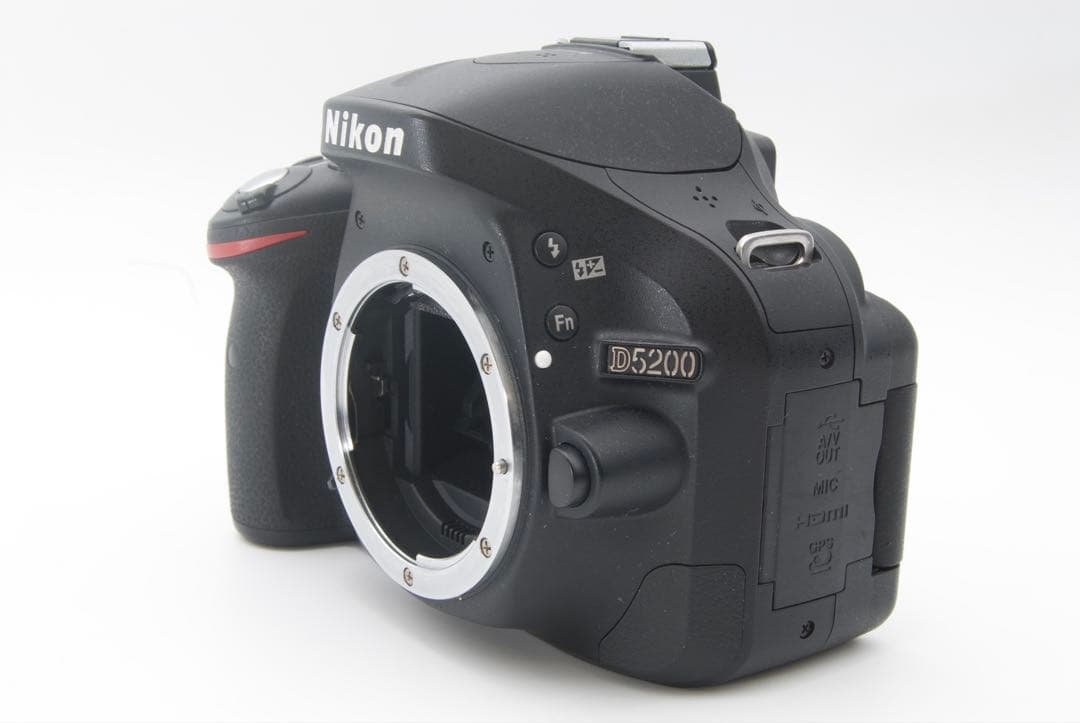 Nikon D5200 レンズキット　スマホ転送　手ぶれ補正　回転モニター