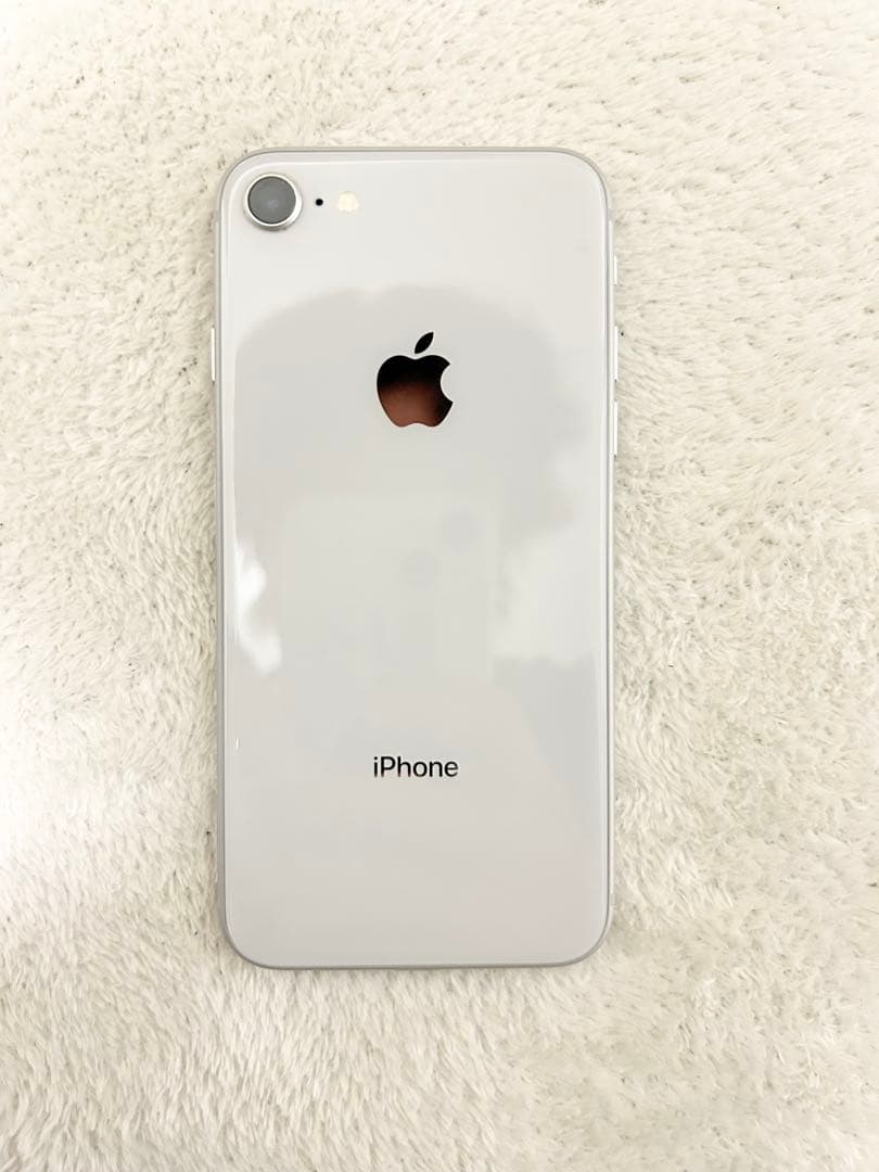 【美品】Apple iPhone8 シルバー　本体　256GB SIMフリー版