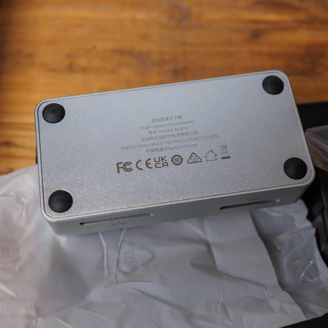 ORICO M4DK 高速カードリーダー