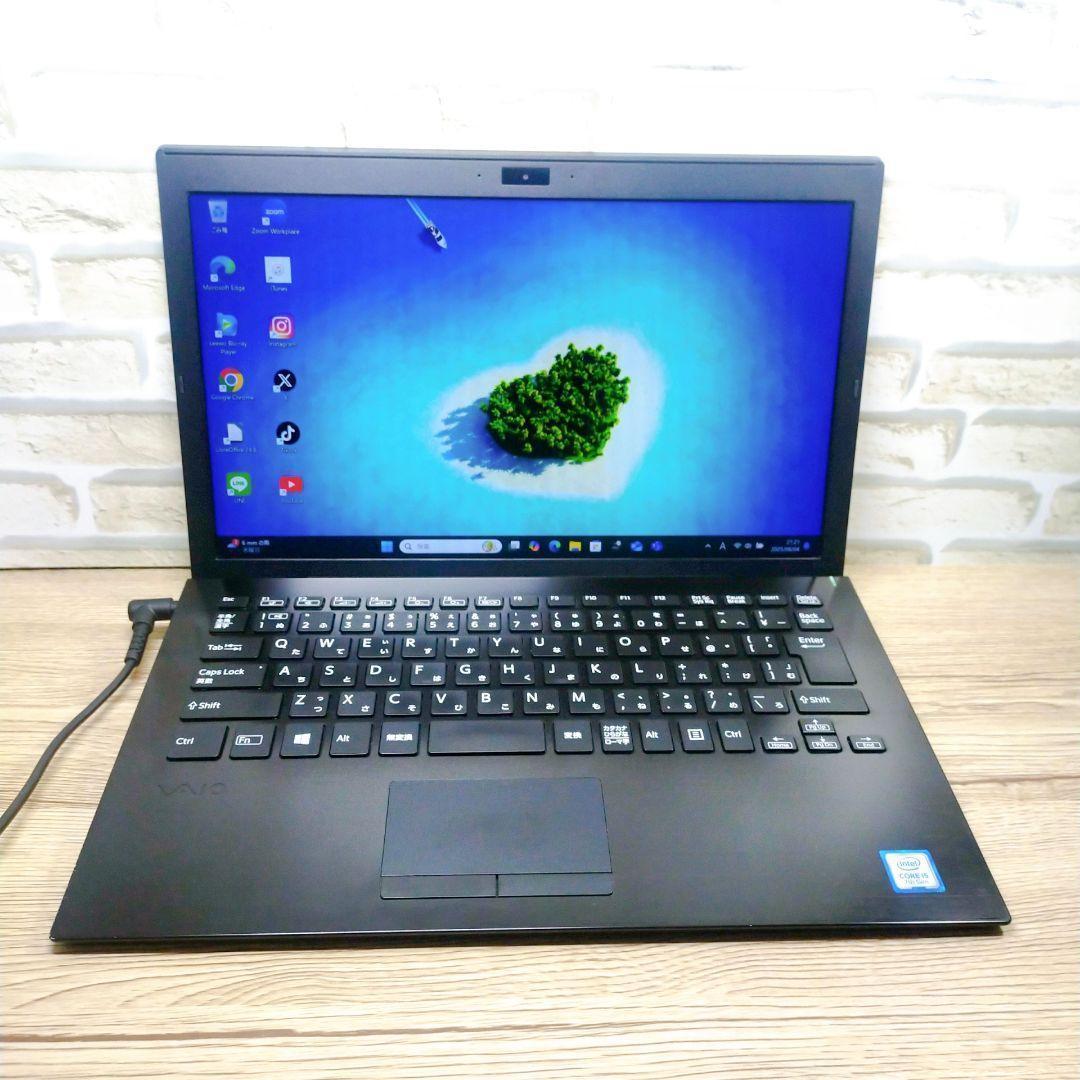 鞄にスッポリ！超薄型VAIOノートパソコン✨️Windows11 カメラ付き