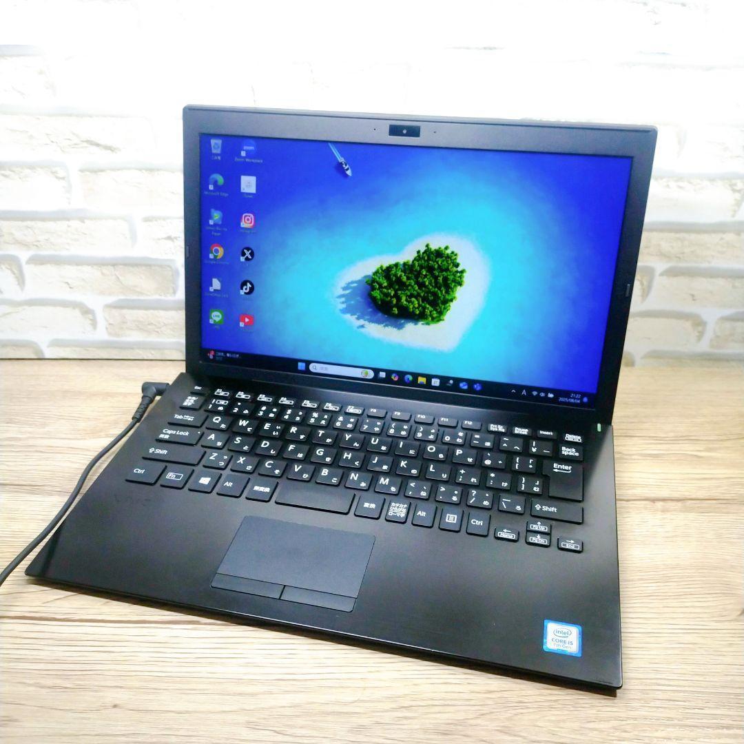 鞄にスッポリ！超薄型VAIOノートパソコン✨️Windows11 カメラ付き