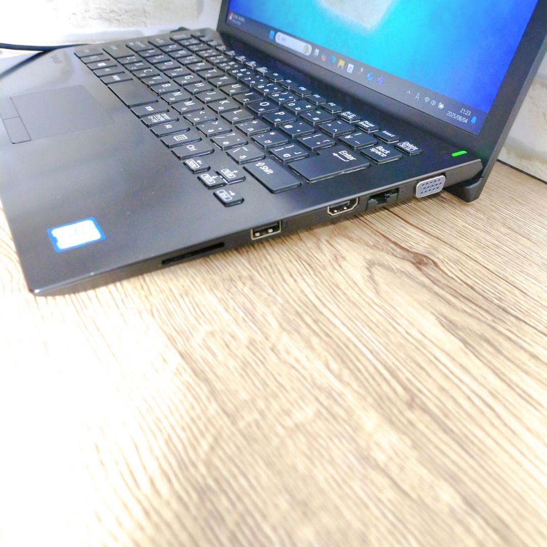鞄にスッポリ！超薄型VAIOノートパソコン✨️Windows11 カメラ付き