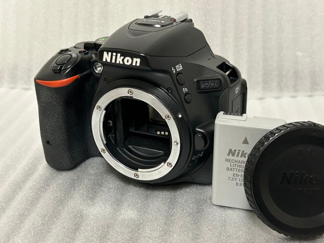 Nikon D5500 ボディ MH-24付き　189