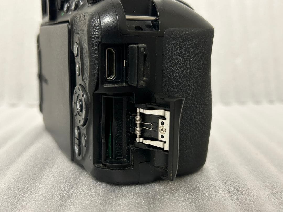 Nikon D5500 ボディ MH-24付き　189