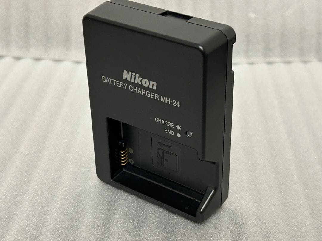 Nikon D5500 ボディ MH-24付き　189