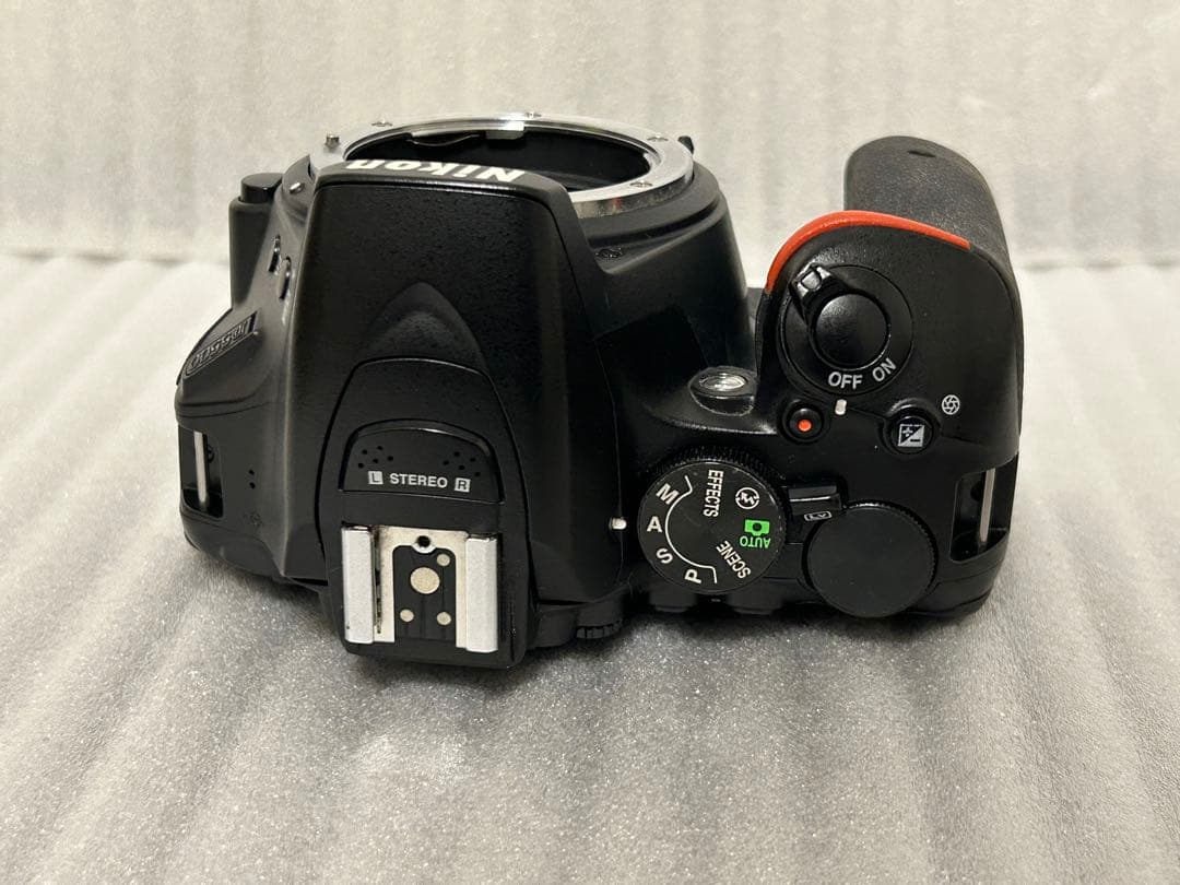 Nikon D5500 ボディ MH-24付き　189