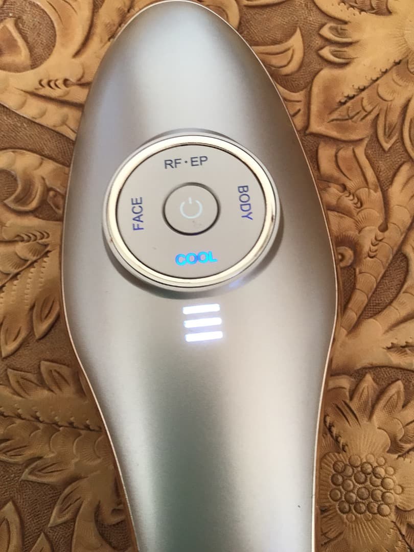 IKKO ME ラボン・エクラ　美顔器 極美品