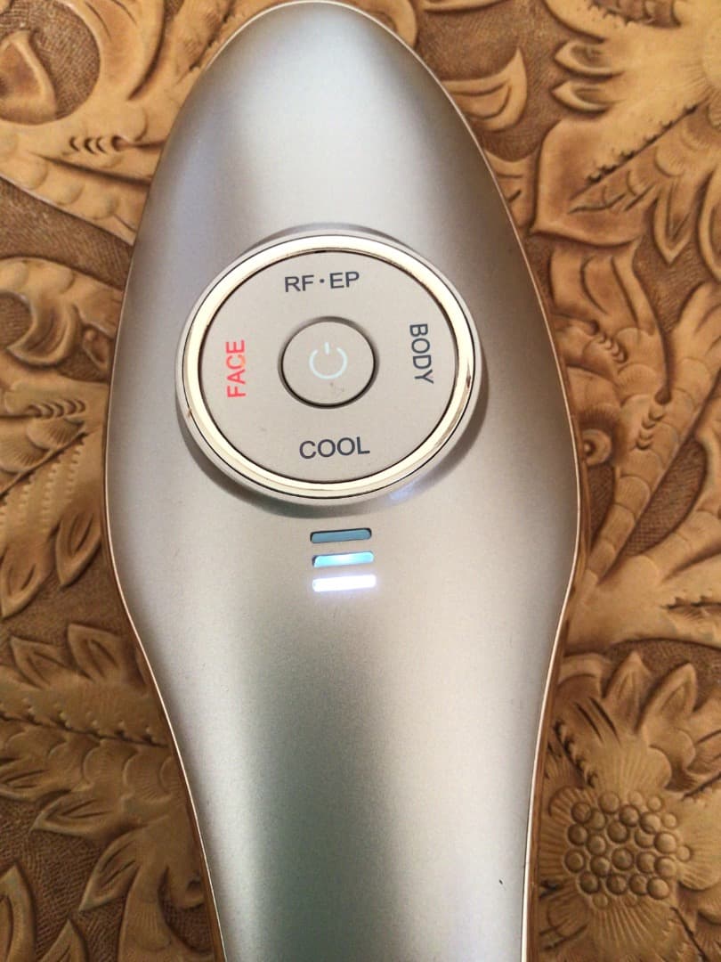 IKKO ME ラボン・エクラ　美顔器 極美品