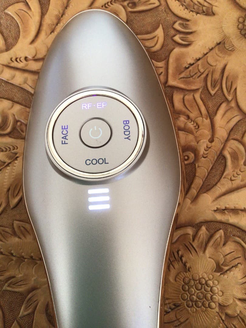 IKKO ME ラボン・エクラ　美顔器 極美品