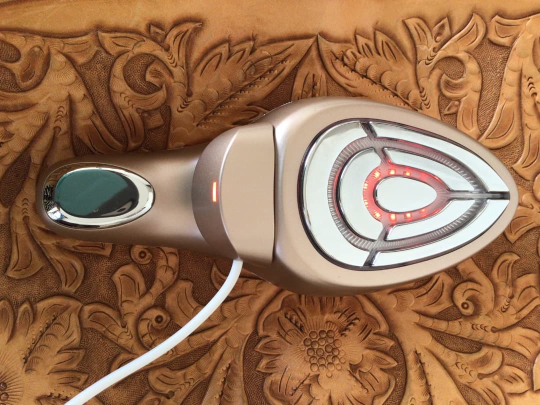 IKKO ME ラボン・エクラ　美顔器 極美品