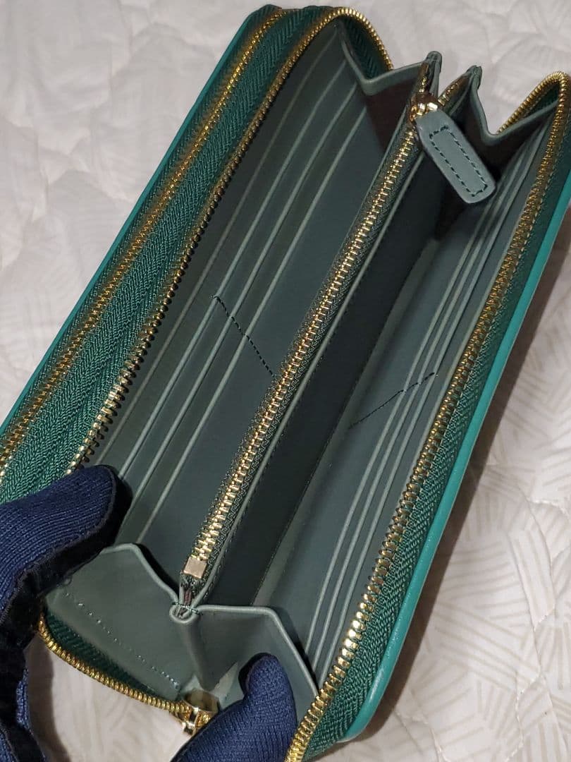 新品未使用ガルーシャ·スティングレー　Wジッパー長財布