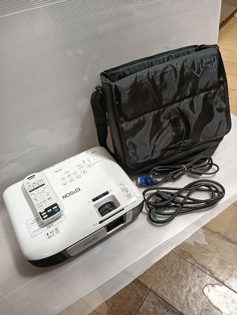 激安す　EPSON　eb-w41 プロジェクター 本体　ケース付き
