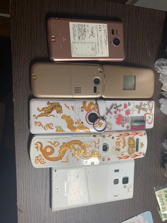 全部まとめて5台写真チックしてください。充電器が付いてないです。ジャン品。