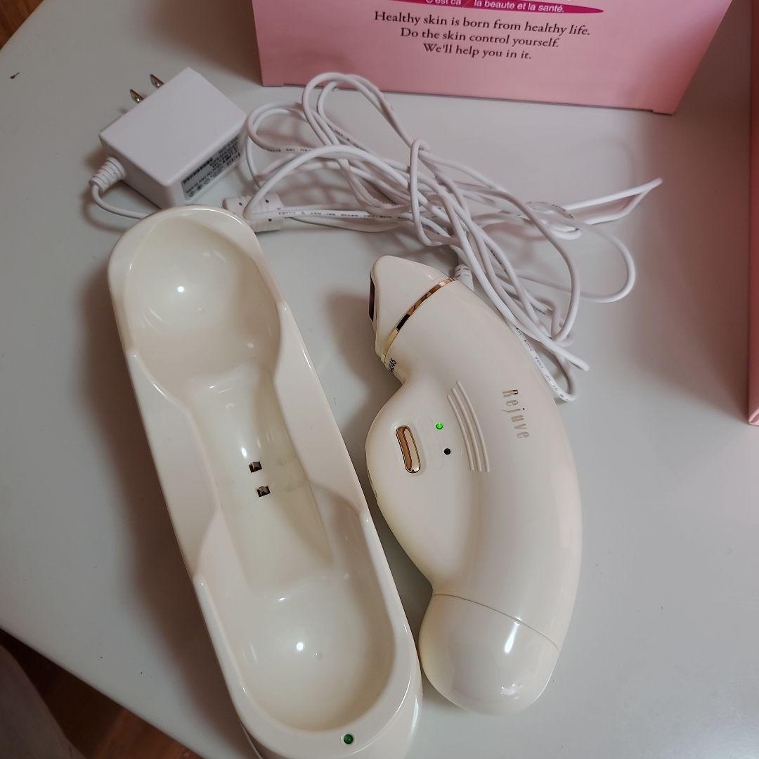 リジューヴェ　美顔器　美品