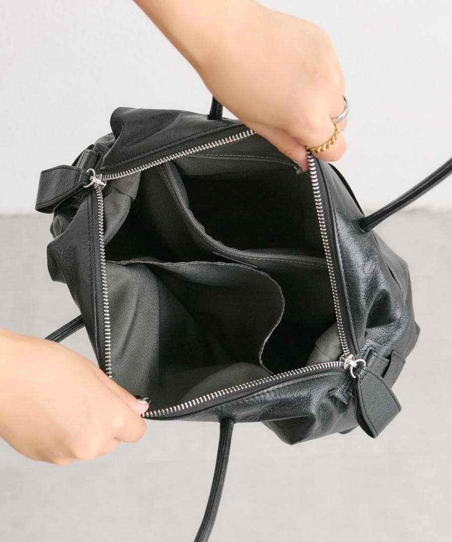 イアパピヨネ ロングハンドル ボストンバッグ 黒 レザー 山羊革