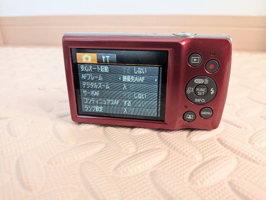 Canon キャノン IXY 200 コンパクトデジタルカメラレッド 充電器付き
