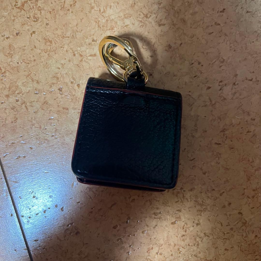 miumiu AirPodsケース