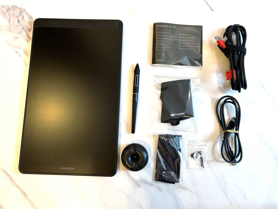 ほぼ新品！HUIONペンタブレットCAMVAS13 専用ケーブル付