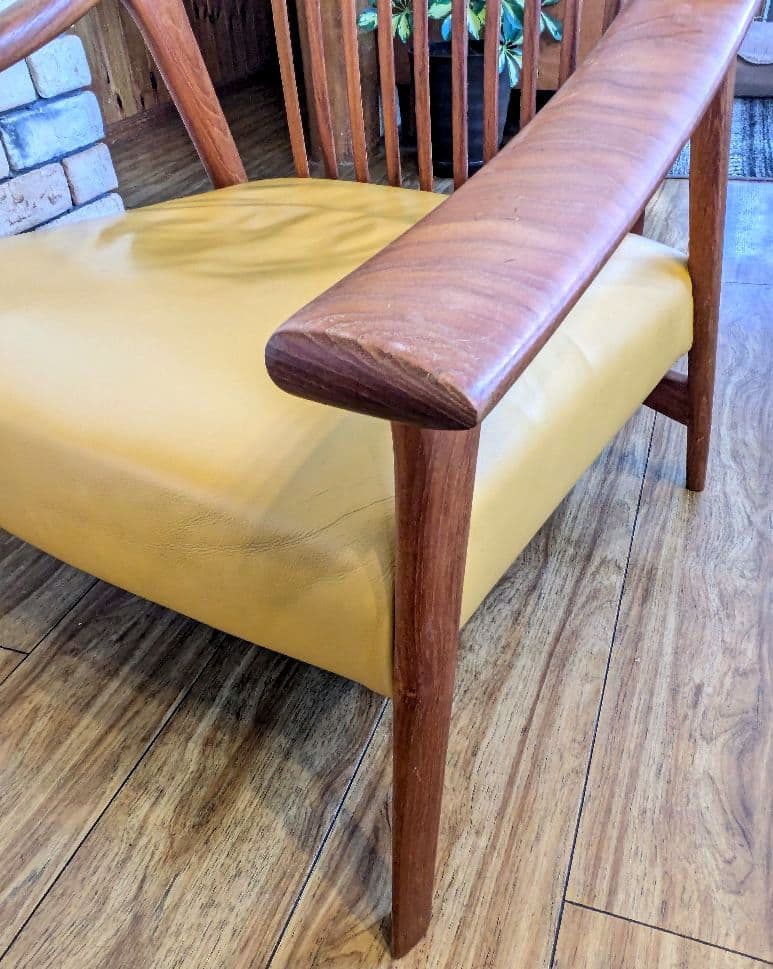 BC工房　だんらん工芸椅子　アームチェア　チーク無垢　アール　合皮