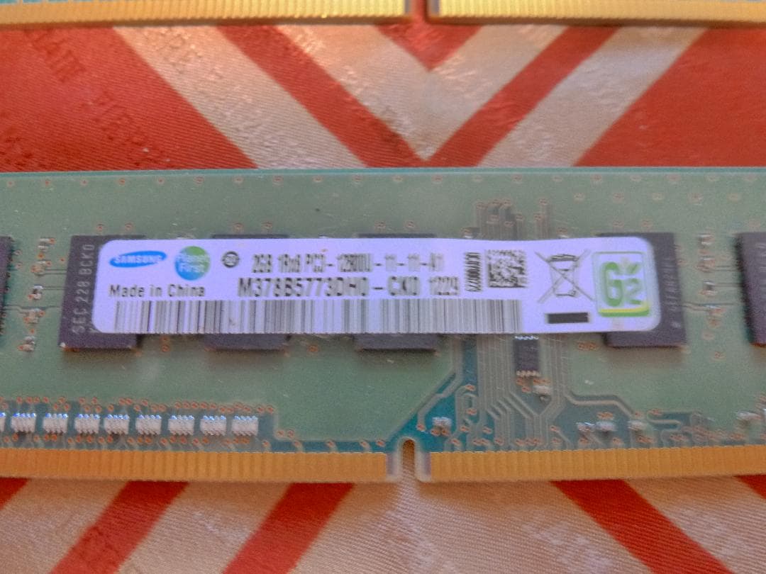 pcデスクトップ メモリーPC3 12800 ２G 2枚