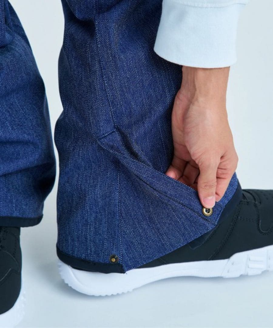 未使用 クイックシルバー　スノーボードパンツ