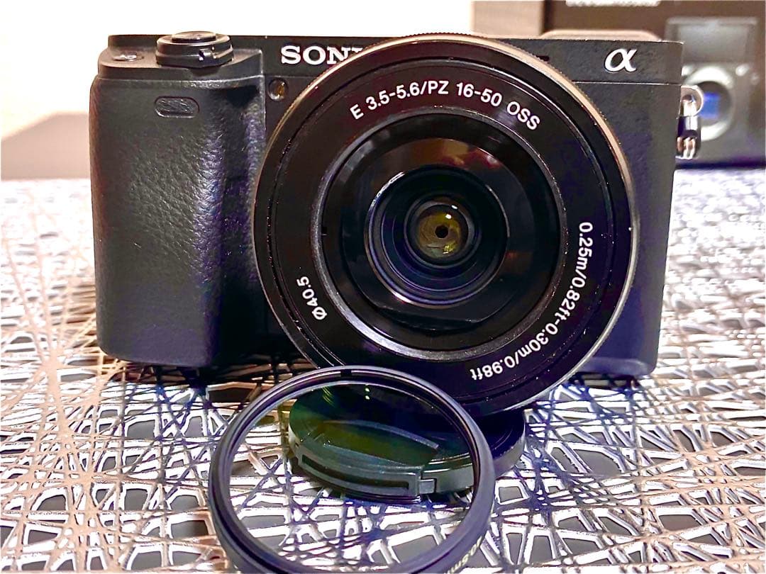 【aya】Sony α6400ミラーレス一眼　レンズ２つ付き！