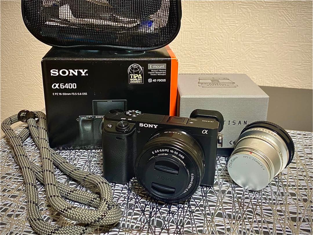 【aya】Sony α6400ミラーレス一眼　レンズ２つ付き！