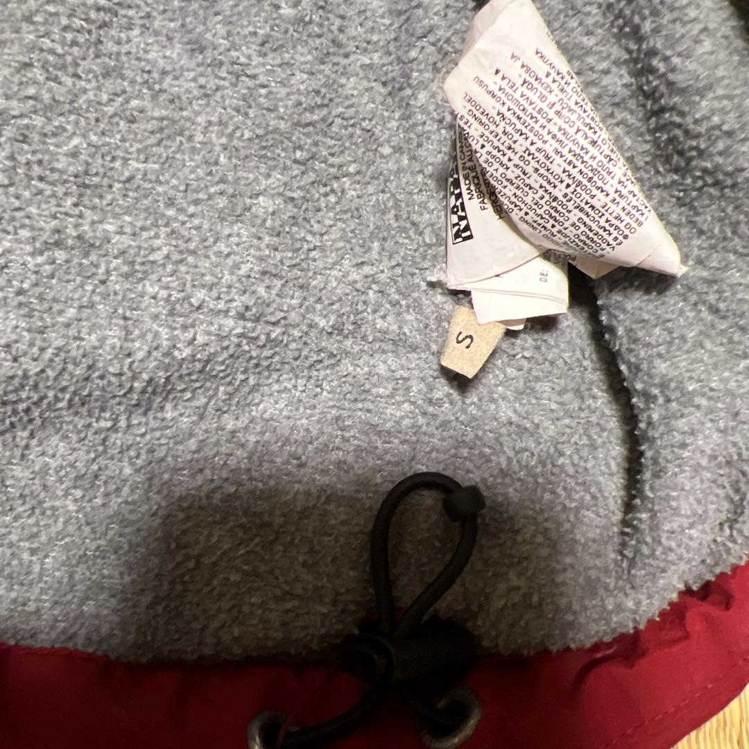 NAPAPIJRI レッド マウンテンパーカー