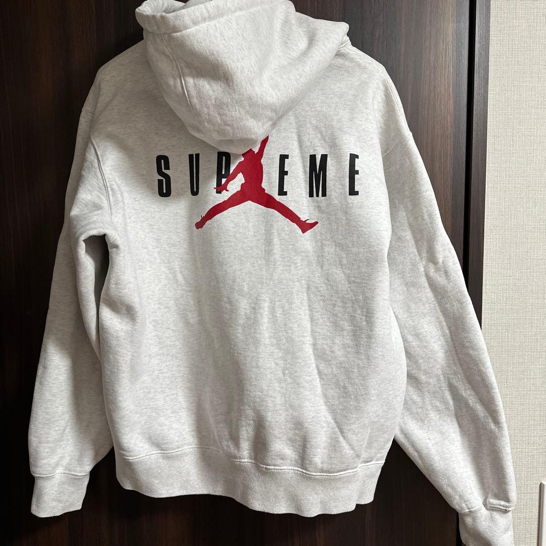 ジョーダン　supreme コラボフーディ