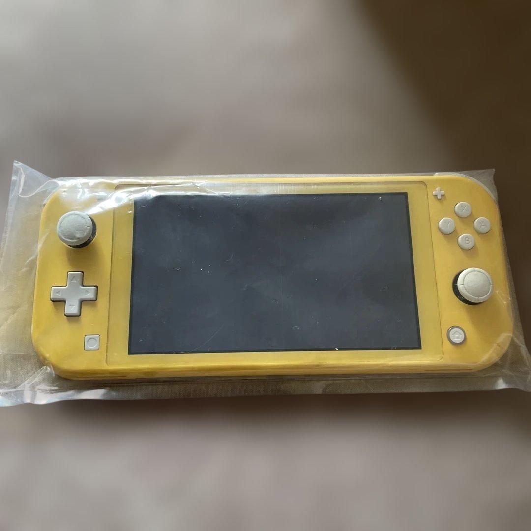 任天堂Switchライト イエロー