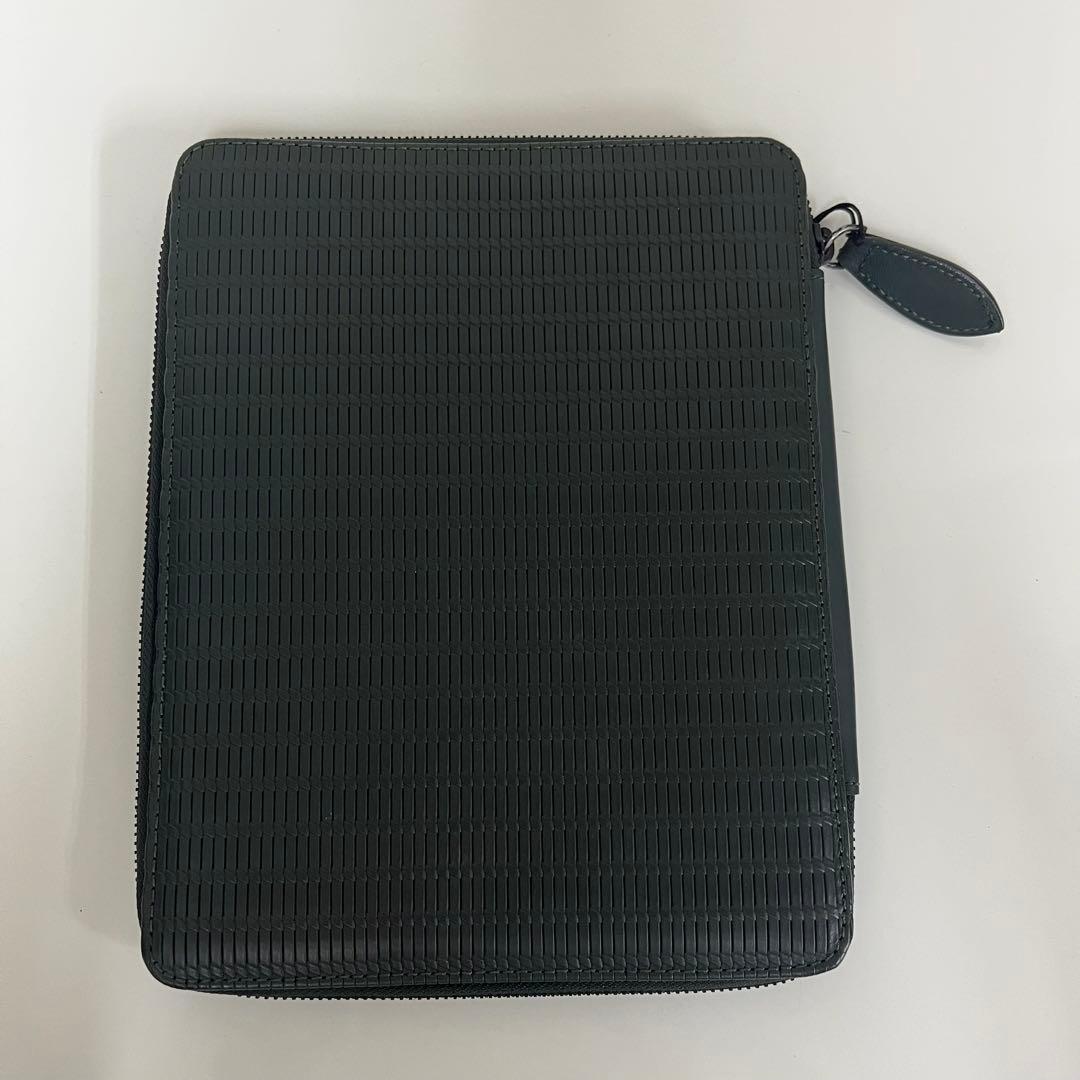 アルマーニ　タブレットケース