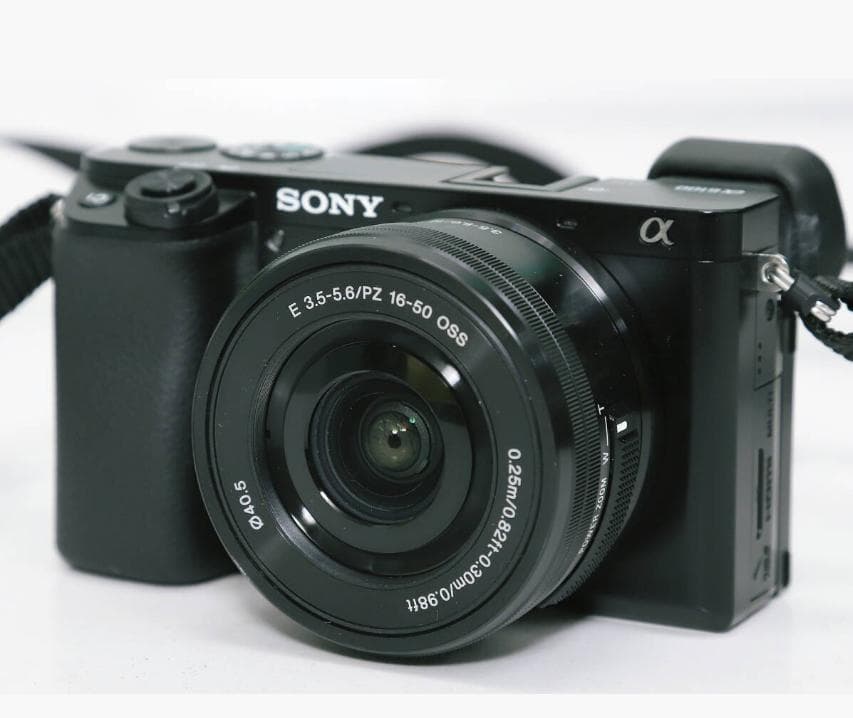 Sony　α6100　ダブルズームキット　元箱あり