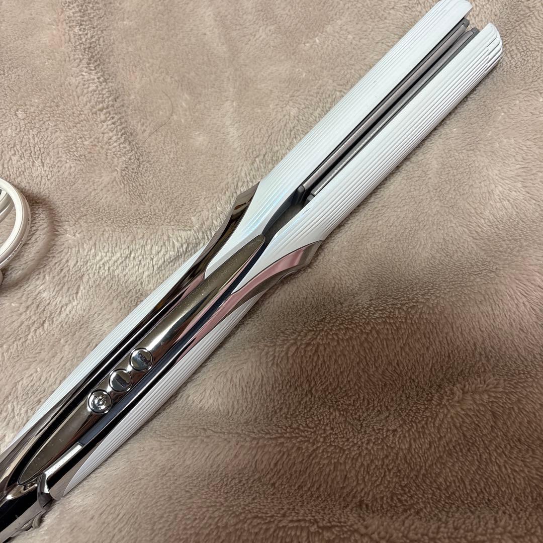 断*e様 リファ　ストレートアイロン　プロ