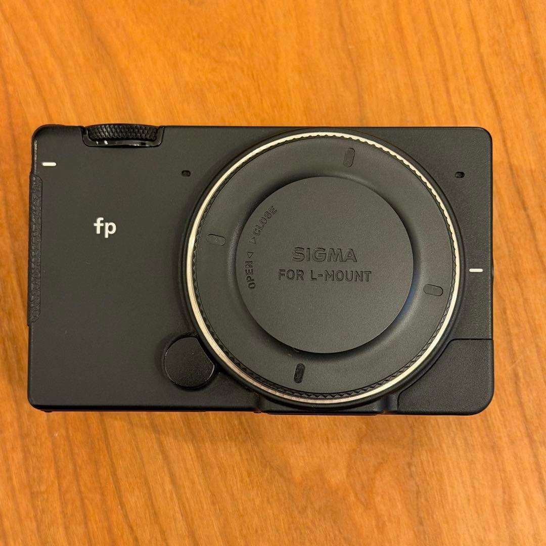 SIGMA fp ボディ 純正バッテリー2個付き
