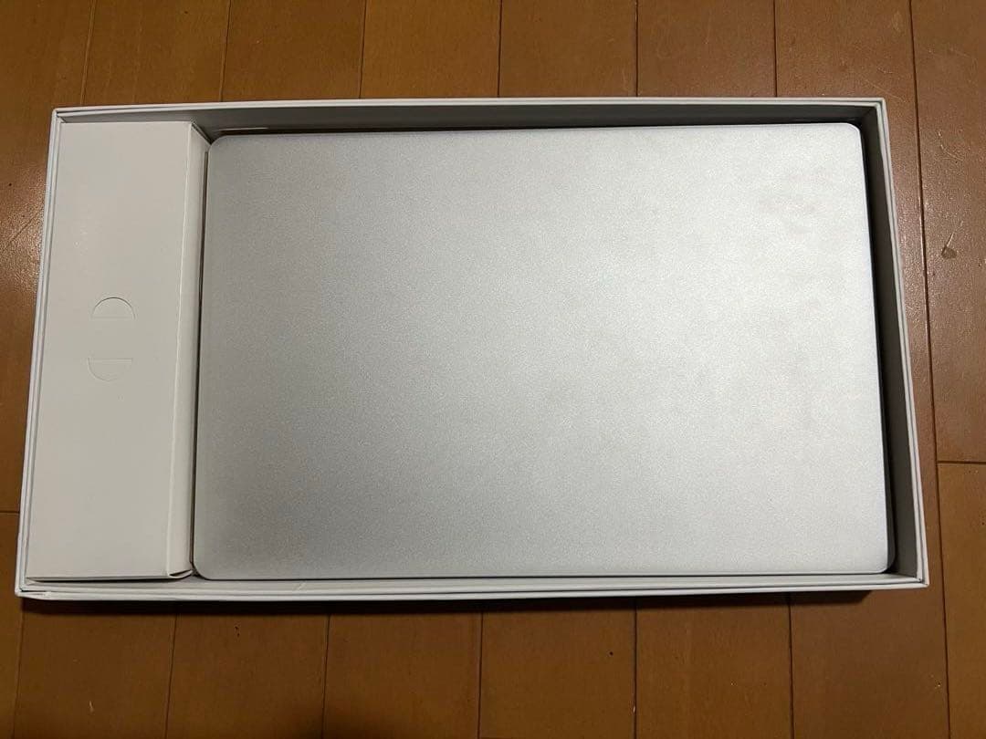 GM JAPAN ノートパソコン　薄型