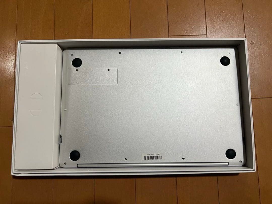 GM JAPAN ノートパソコン　薄型