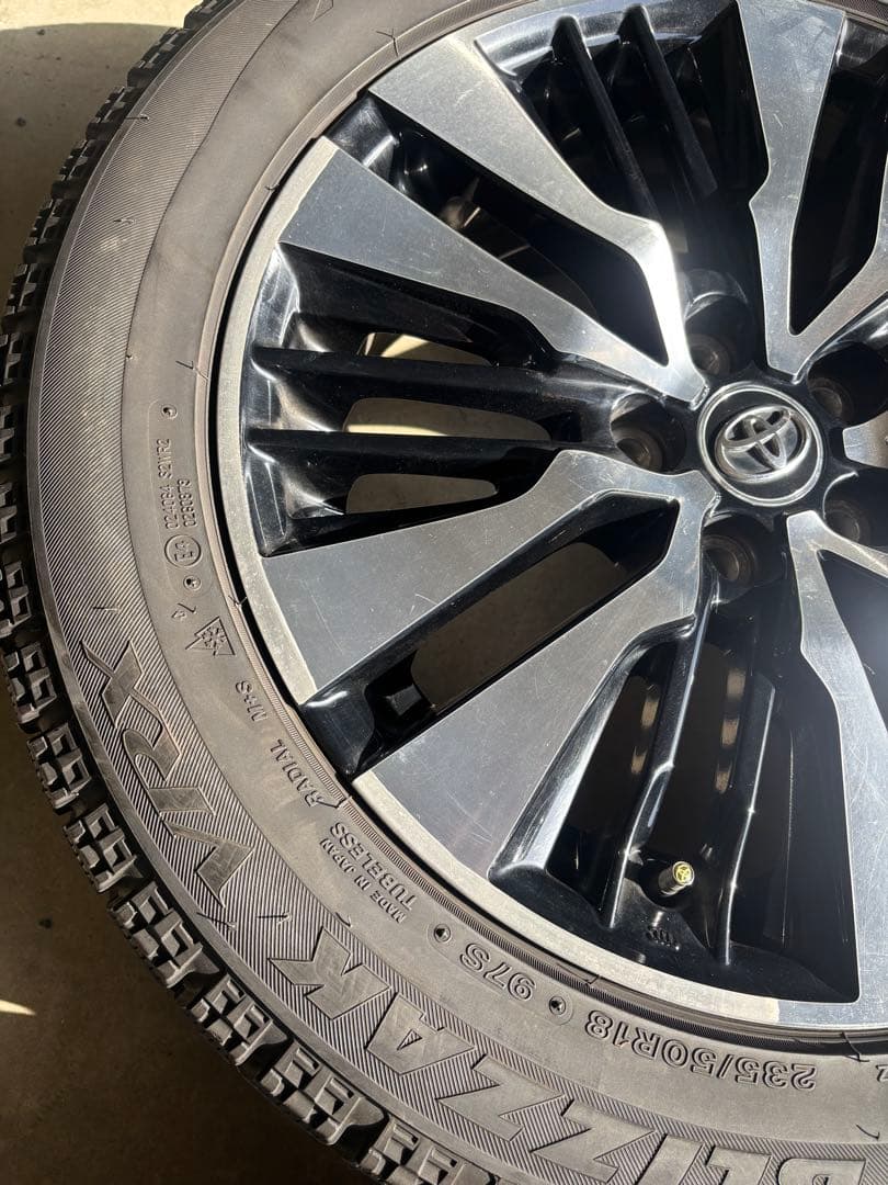 30アルファード純正　235/50R18 VRX