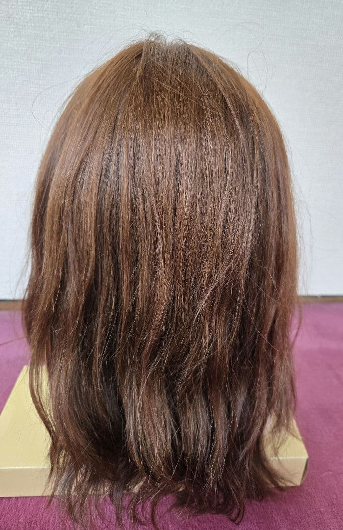 まるです。人毛ウィッグ　ウィッグ　パーマ　ミディアム　ロング