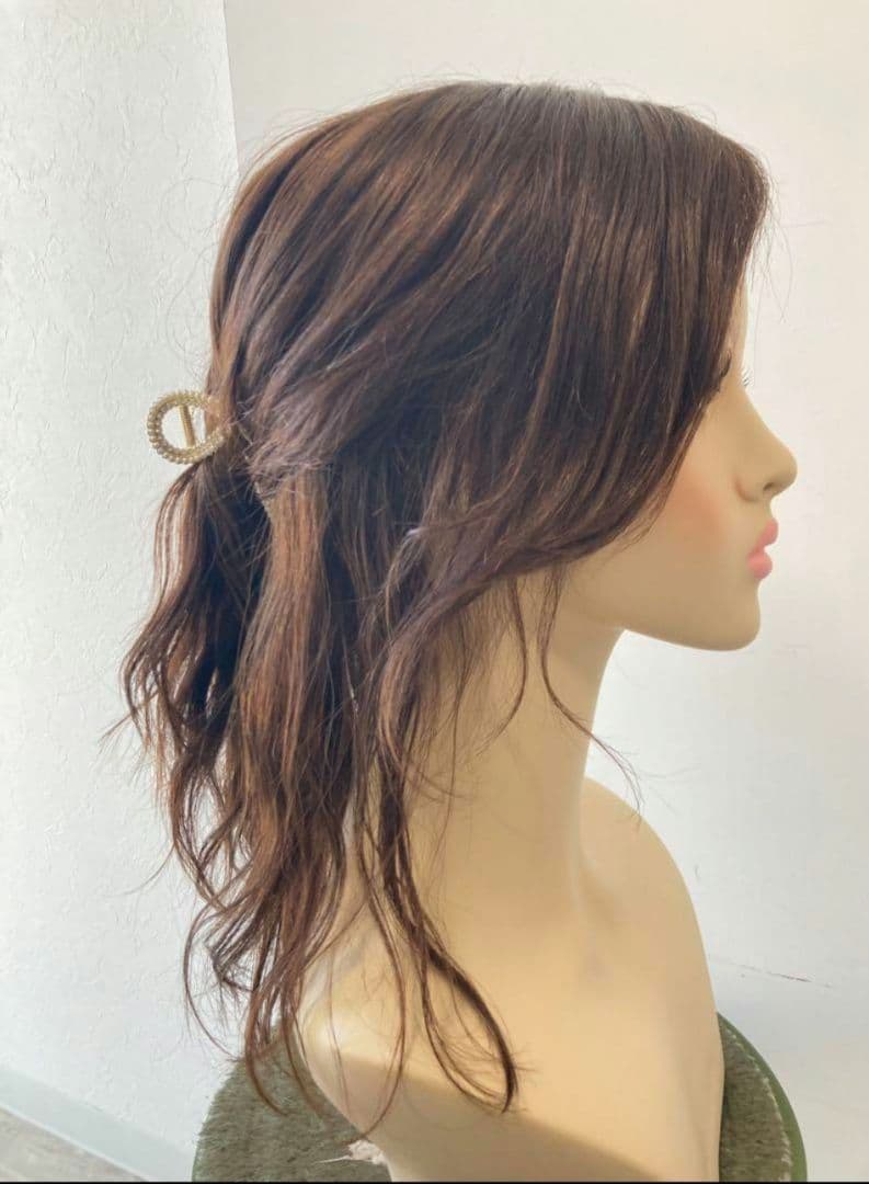 まるです。人毛ウィッグ　ウィッグ　パーマ　ミディアム　ロング