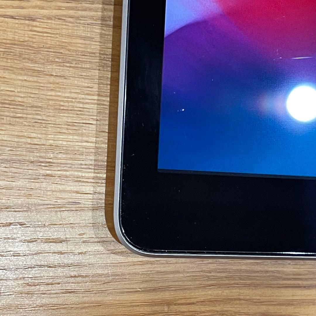 iPad シルバー A1822 第5世代　32GB wi-fiモデル