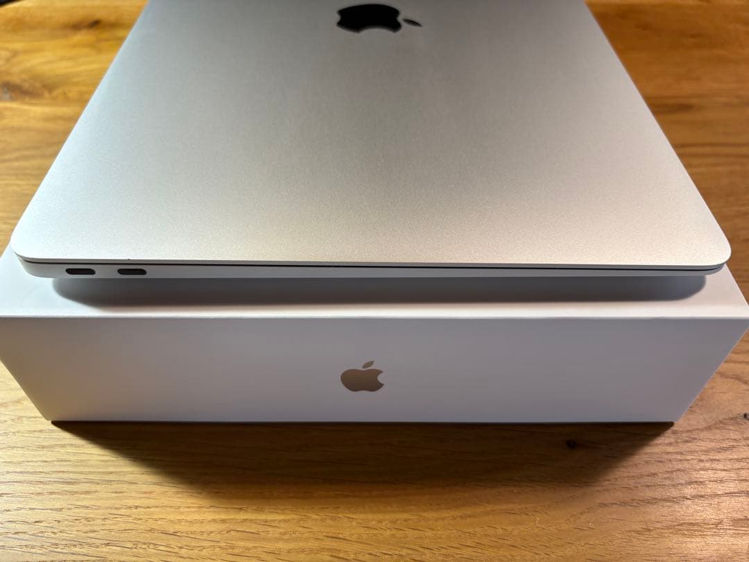 2020 M1 MacBook Air 16GB/ 512GB GPU8コア