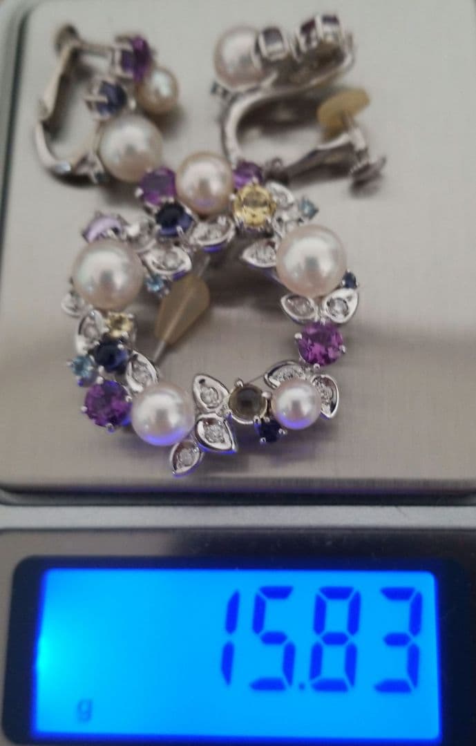 金K18WG 真珠と天然石とダイヤのブローチ・イヤリングセット