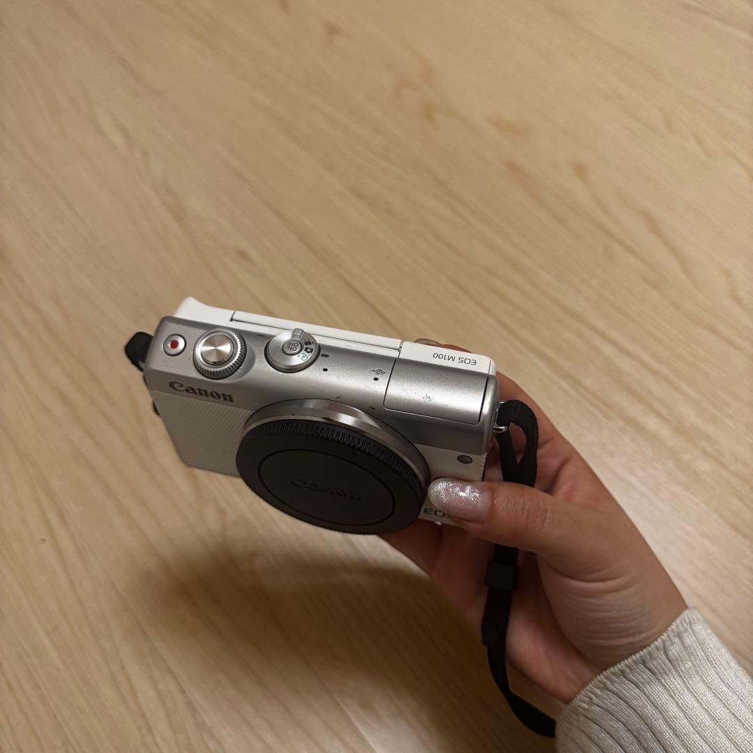 Canon EOS M100ミラーレスカメラ