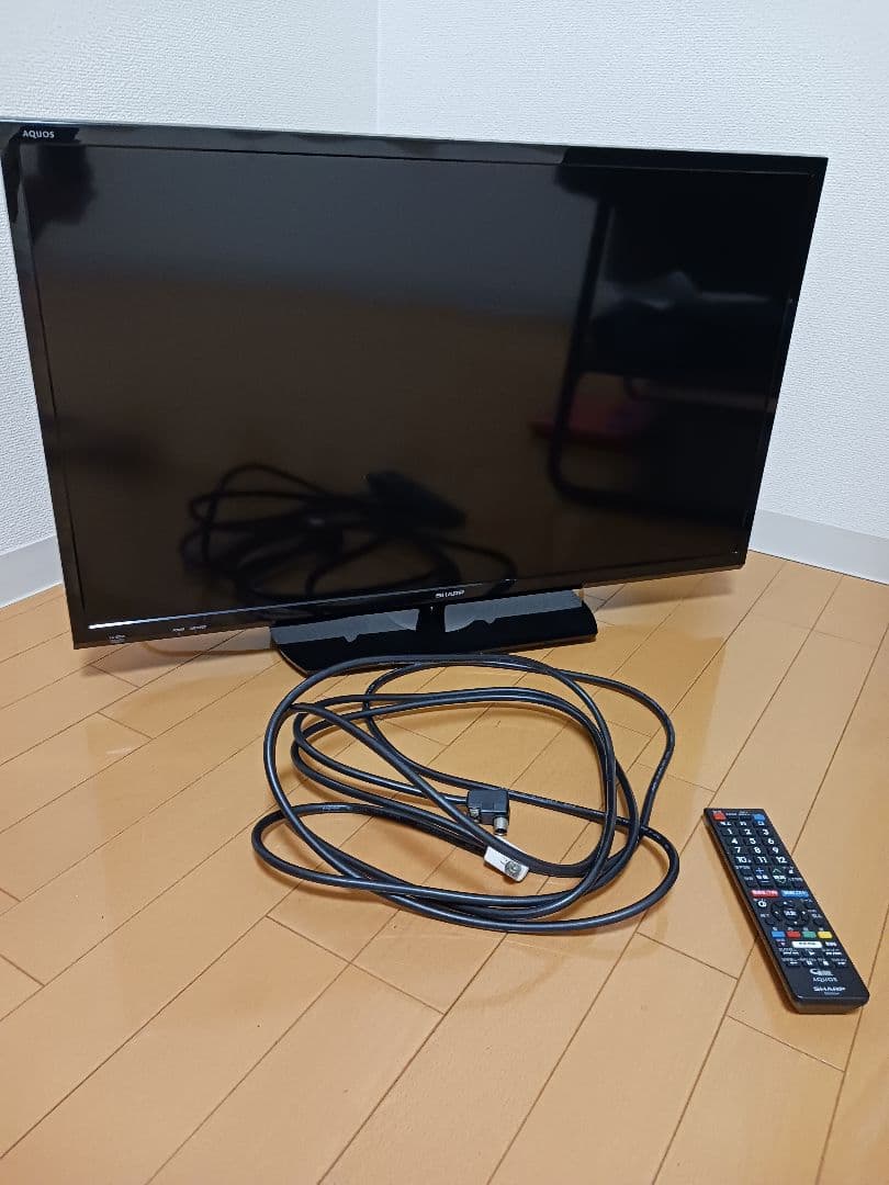 (中古)SHARP LC-32S 32インチテレビ、リモコン、ケーブルあり